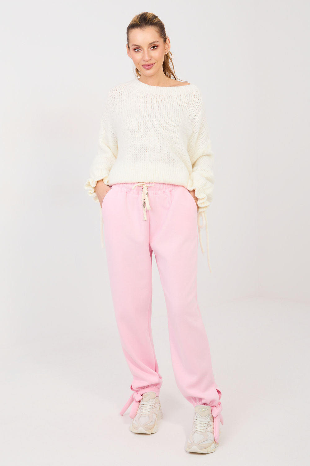 Spodnie Dresowe Model MI-SP-P6845.68 Light Pink - Italy Moda223780 - Różowy
