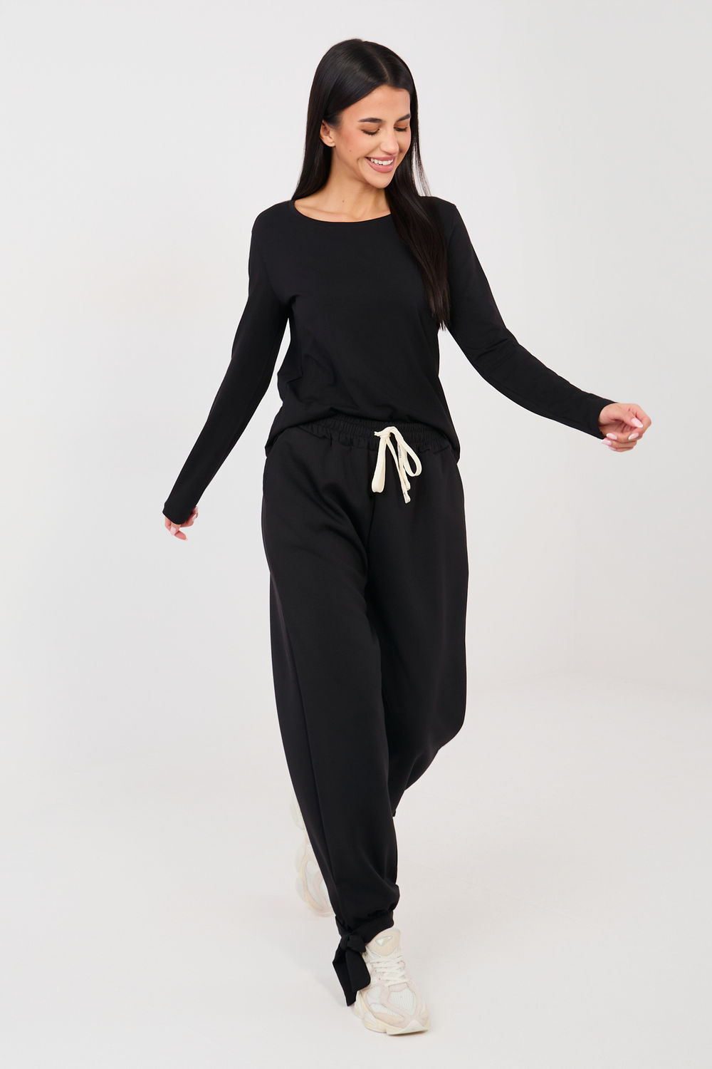 Spodnie Dresowe Model MI-SP-P6845.68 Black - Italy Moda223783 - Czarny - obrazek 2