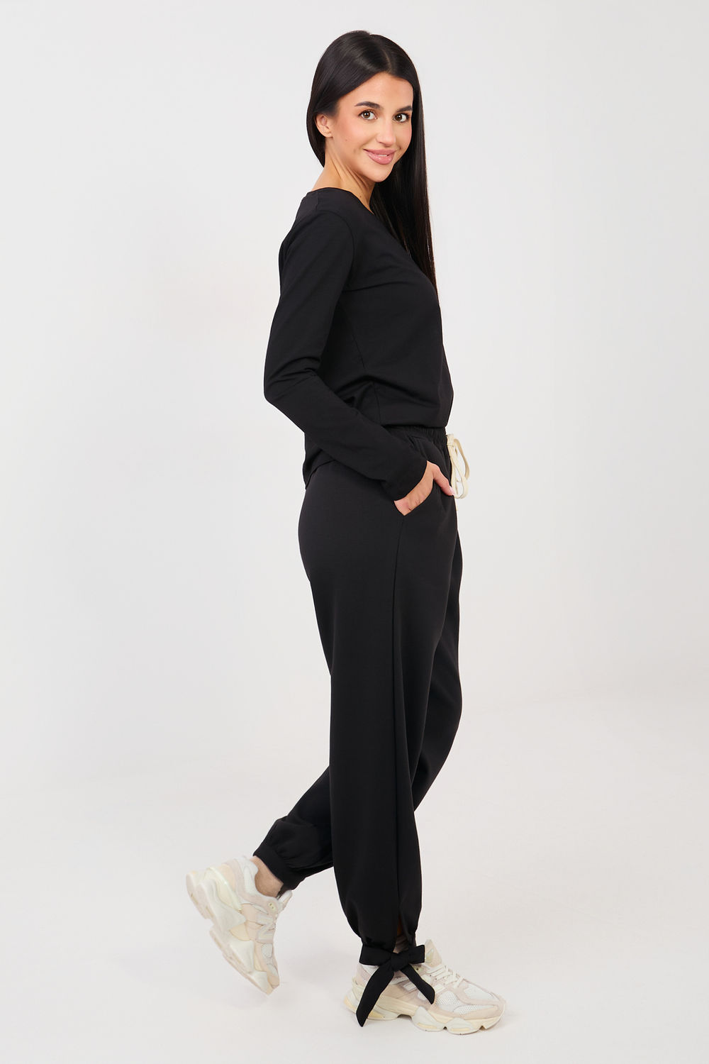 Spodnie Dresowe Model MI-SP-P6845.68 Black - Italy Moda223783 - Czarny - obrazek 3
