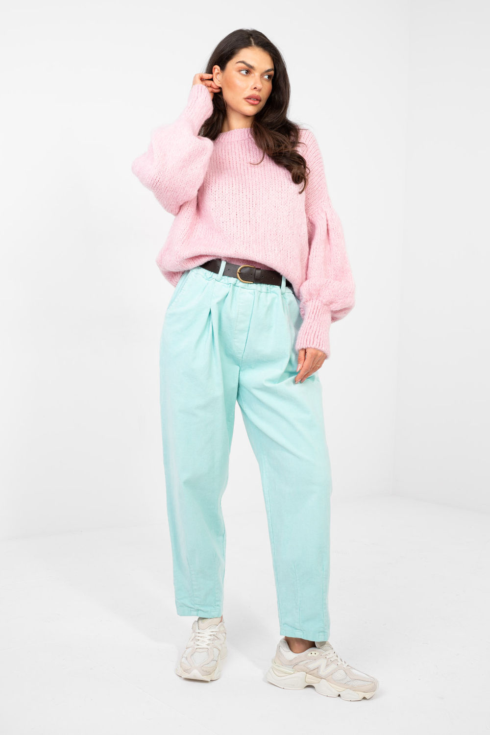 Sweter Damski Model MI-SW-0302.18 Light Pink - Italy Moda224365 - Różowy - obrazek 2
