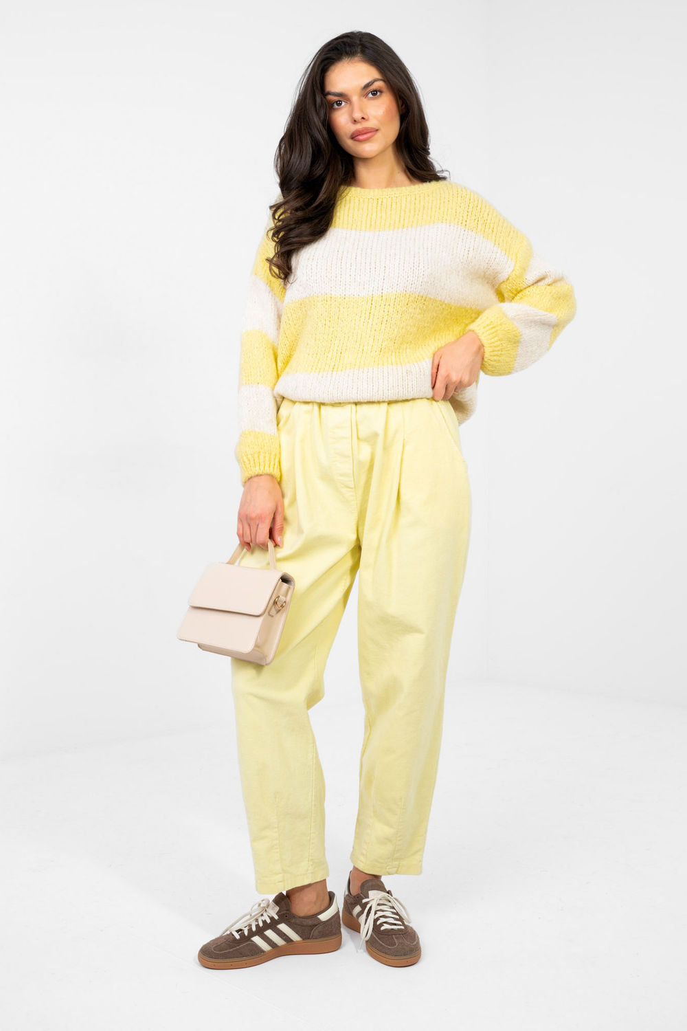 Sweter Damski Model MI-SW-0203.71 Light Yellow - Italy Moda224389 - Żółty - obrazek 2