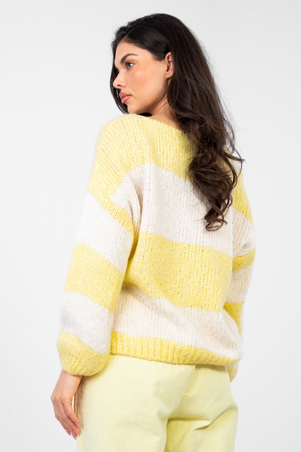 Sweter Damski Model MI-SW-0203.71 Light Yellow - Italy Moda224389 - Żółty - obrazek 3