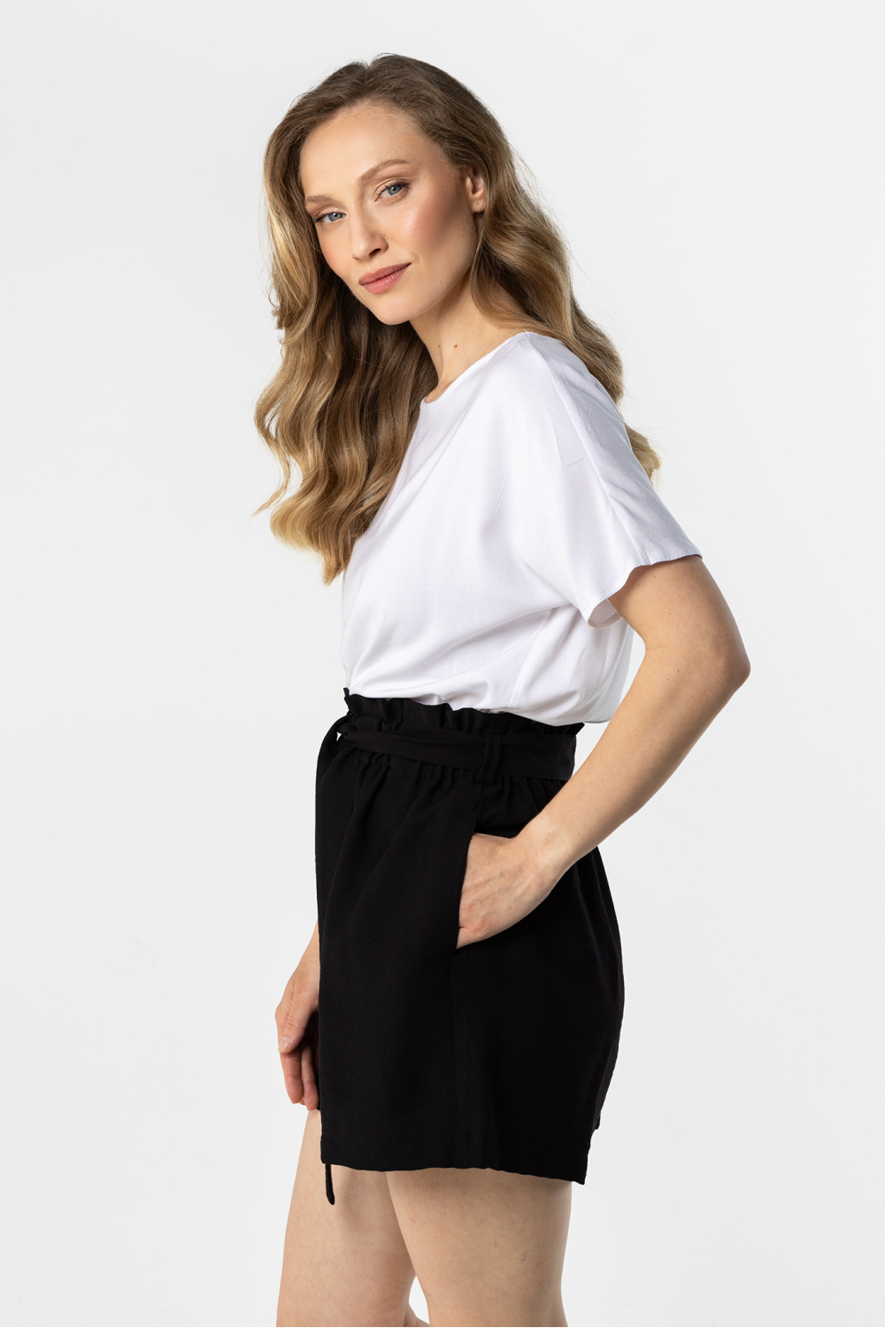 Szorty Damskie Model A765 Black - awama225326 - Czarny - obrazek 2