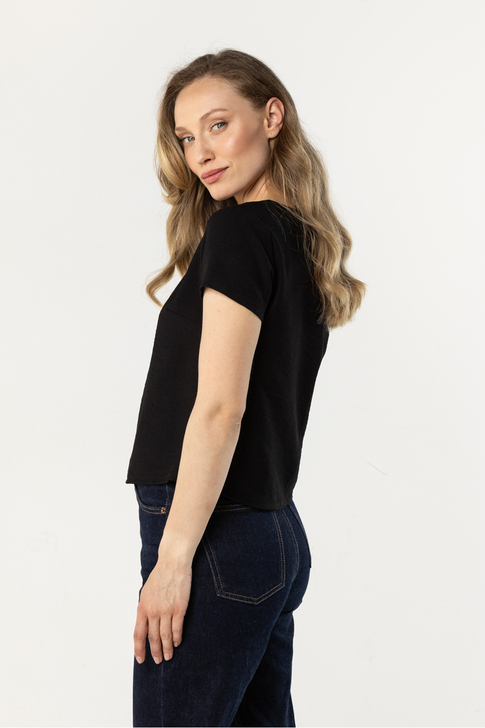 Bluzka Model A762 Black - awama225338 - Czarny - obrazek 2