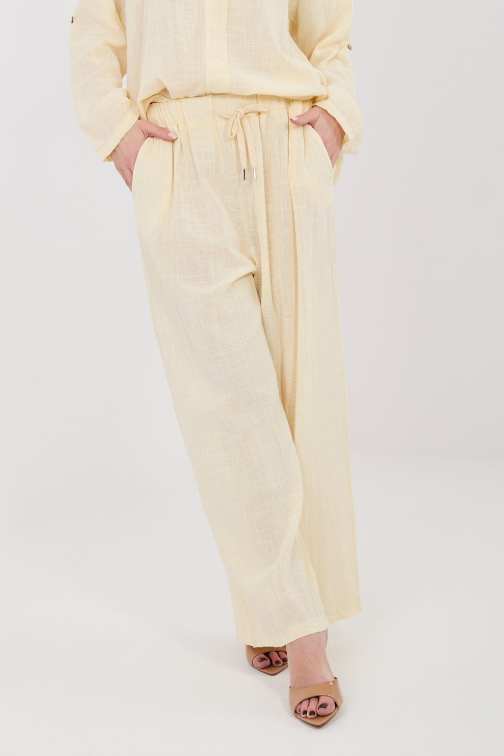 Spodnie Damskie Model IT-SP-2873.02 Light Yellow - Italy Moda225496 - Żółty