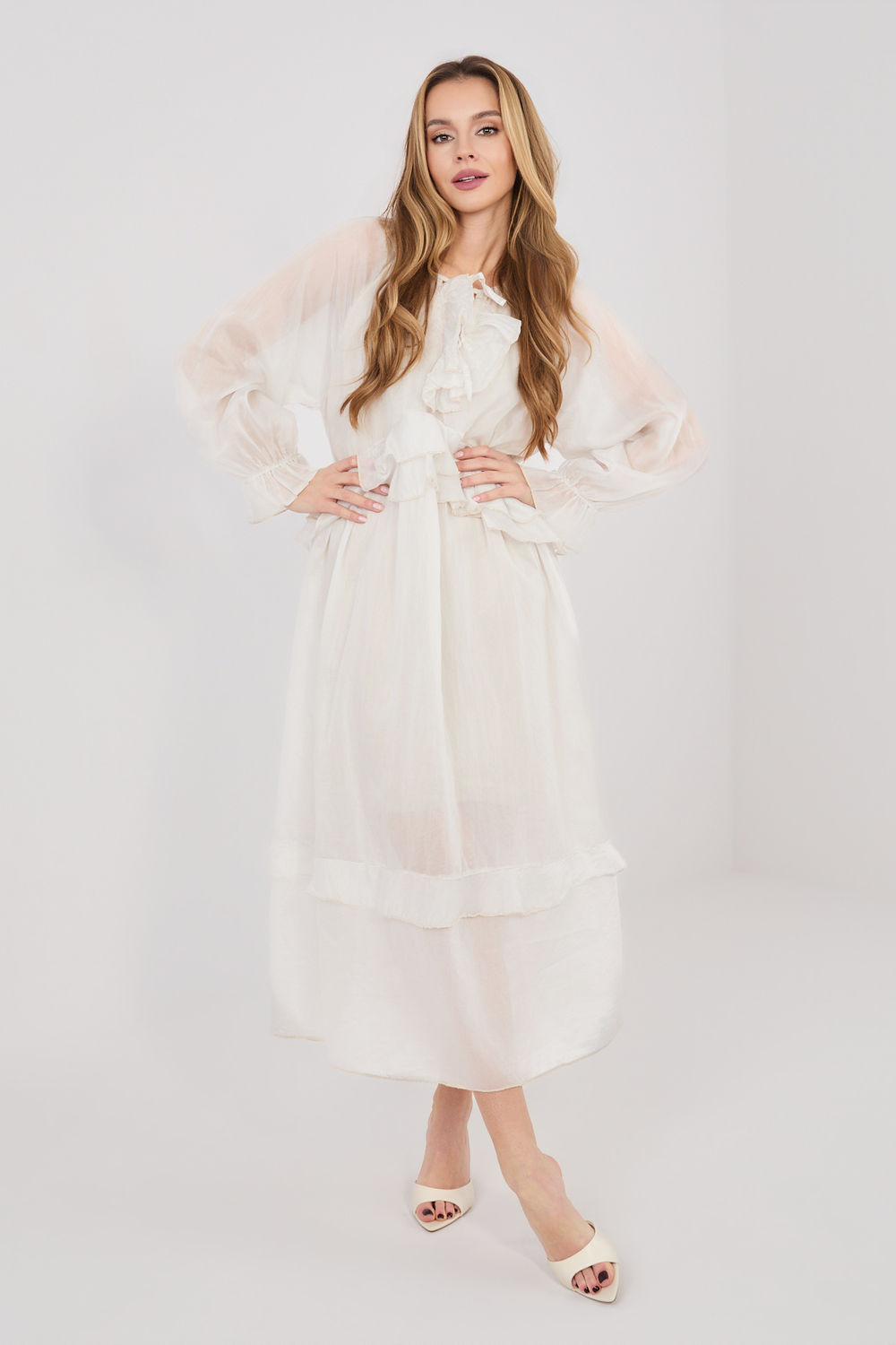 Sukienka Model IT-SK-51600.19 Light Beige - Italy Moda225504 - Beżowy