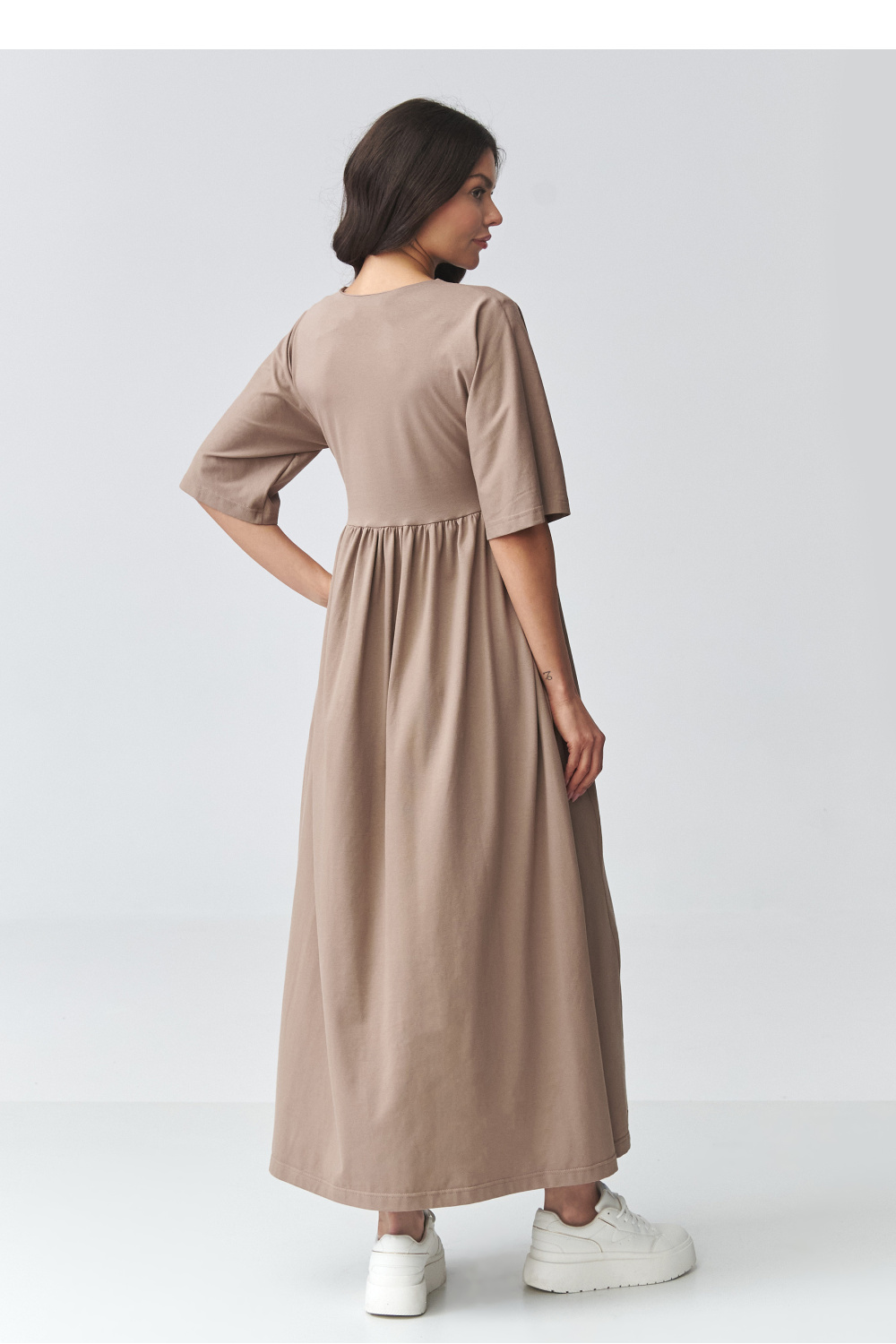 Sukienka Model M933 Mocca - Makadamia225633 - Brązowy - obrazek 3