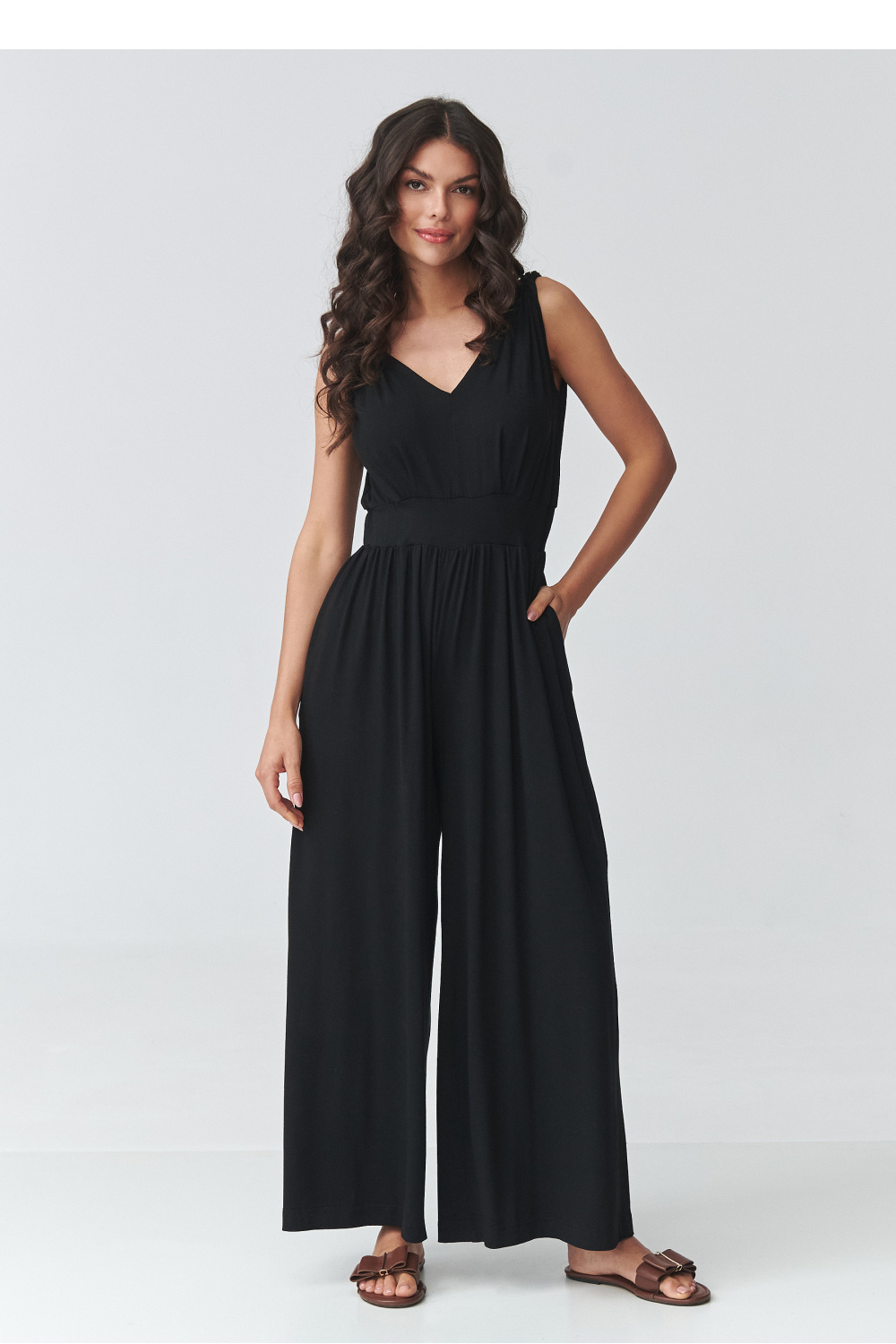 Kombinezon Model M925 Black - Makadamia225662 - Czarny - obrazek 2