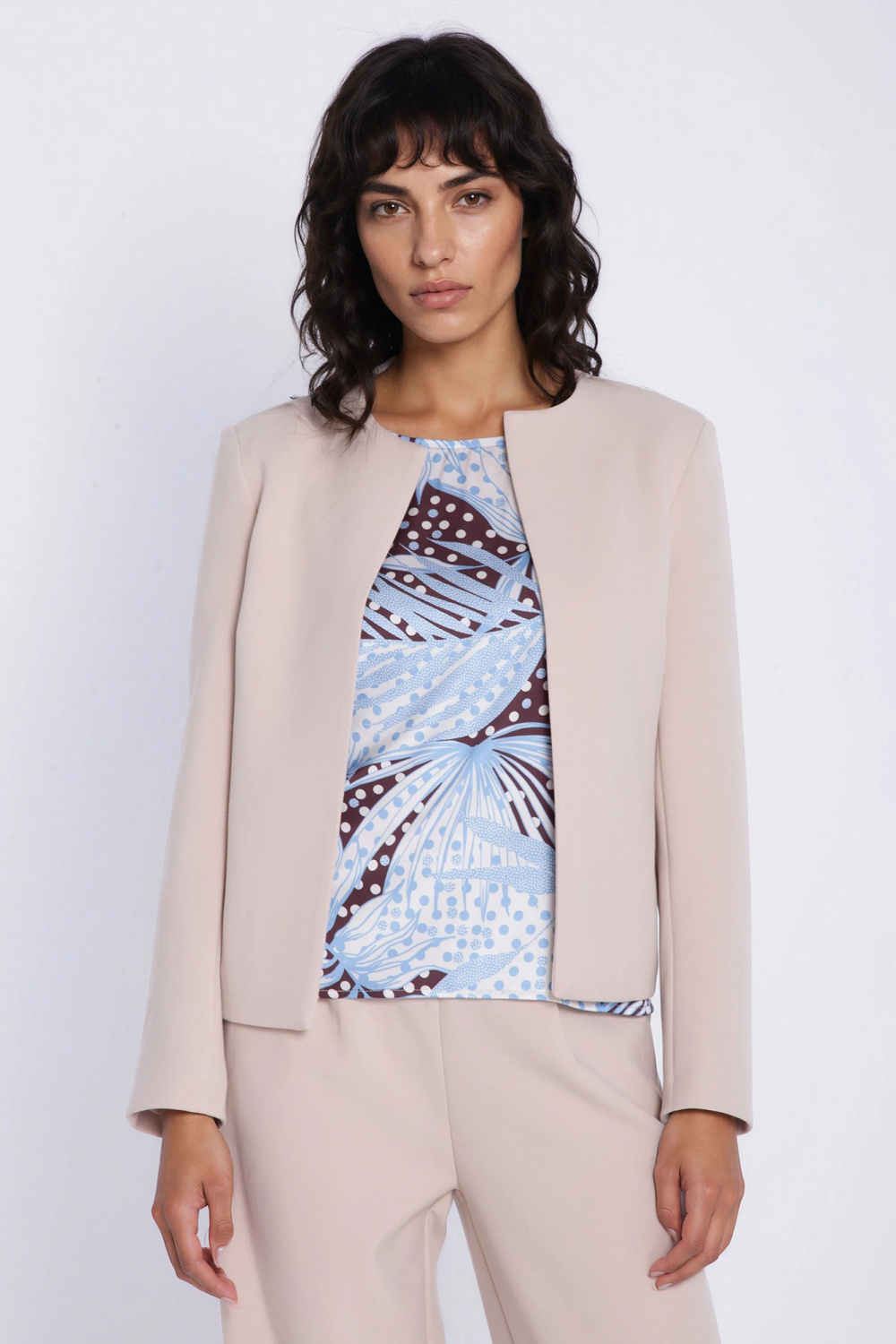 Krótki żakiet chanel Z100 Beige - Nife225822 - Beżowy