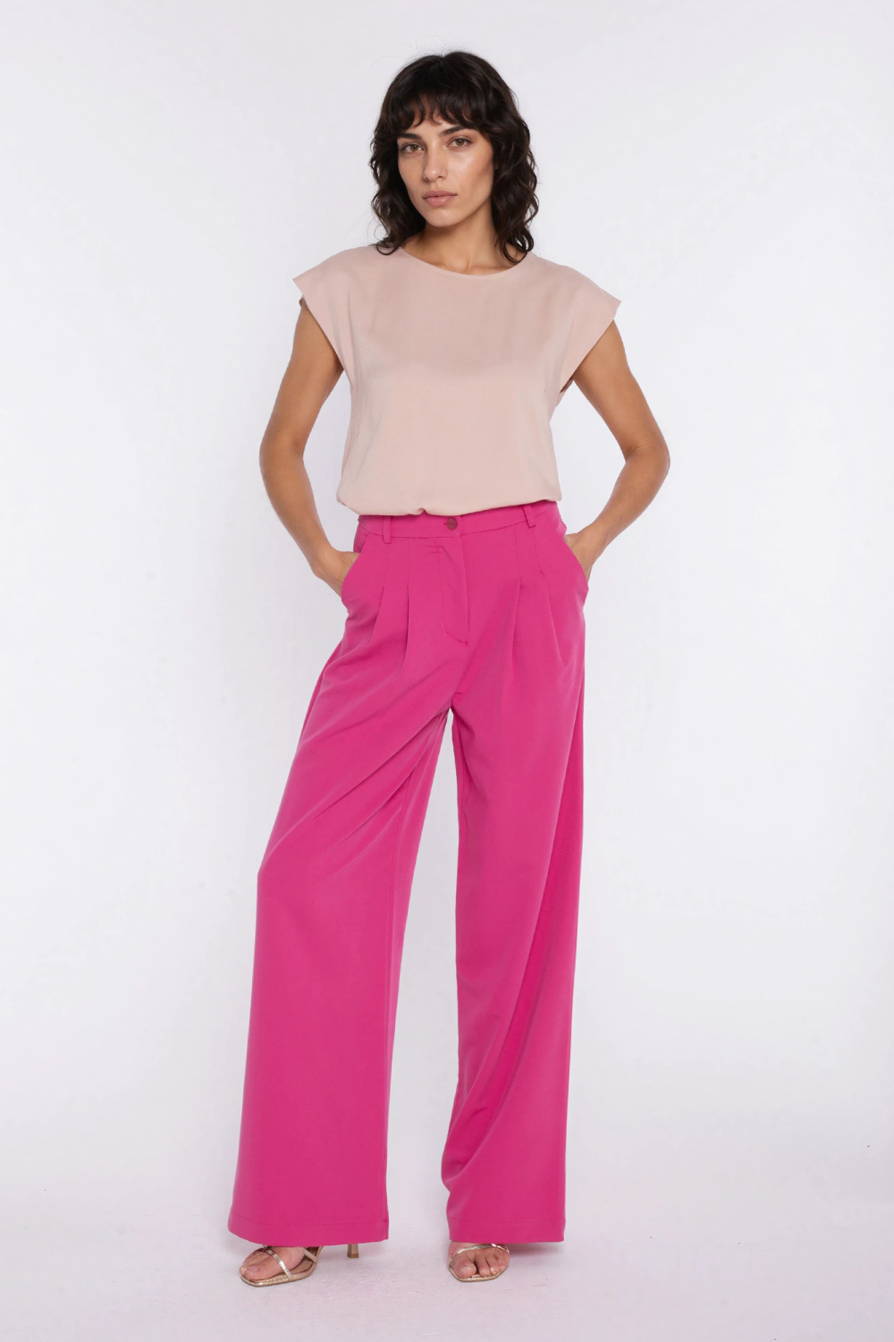 Spodnie z zakładkami wide leg SD138 Pink - Nife226423 - Różowy - obrazek 4