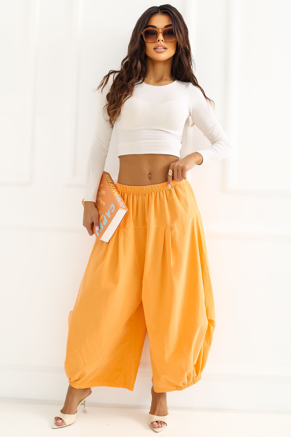 Spodnie Damskie Model IT-SP-FL9321.95 Light Orange - Italy Moda226454 - Pomarańczowy - obrazek 2