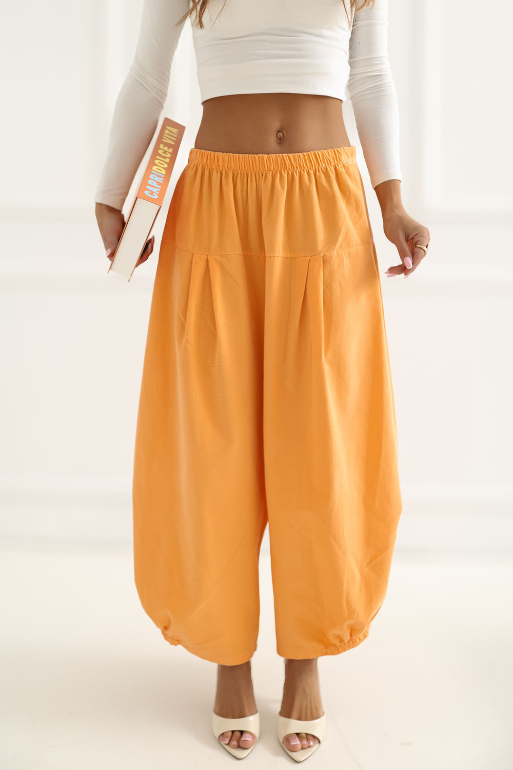 Spodnie Damskie Model IT-SP-FL9321.95 Light Orange - Italy Moda226454 - Pomarańczowy - obrazek 3