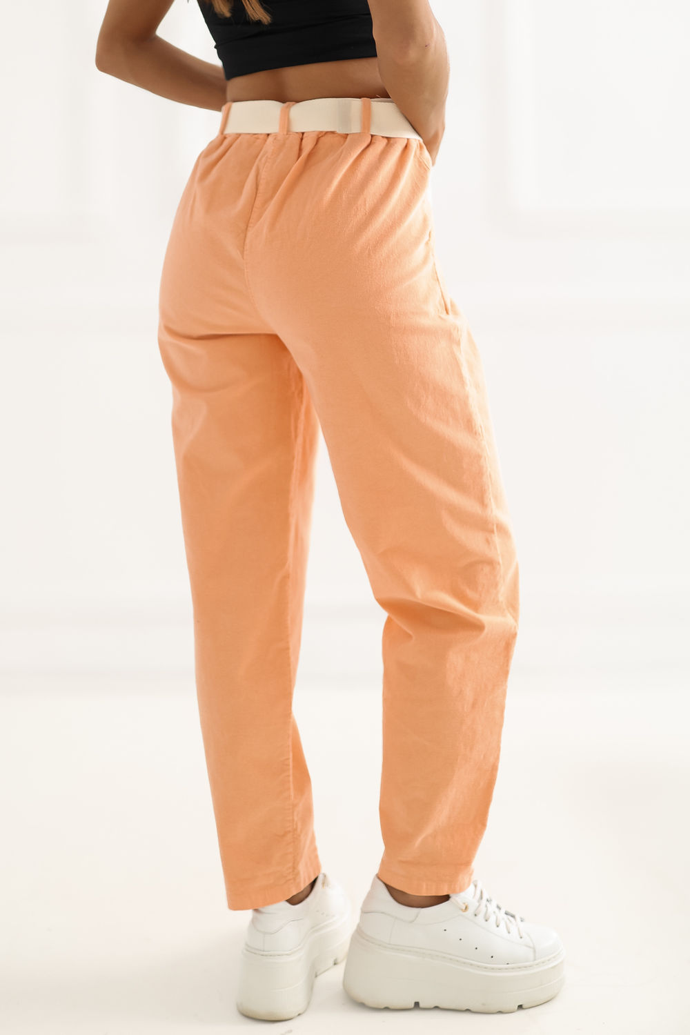 Spodnie Damskie Model IT-SP-26016.85 Light Orange - Italy Moda226458 - Pomarańczowy - obrazek 3