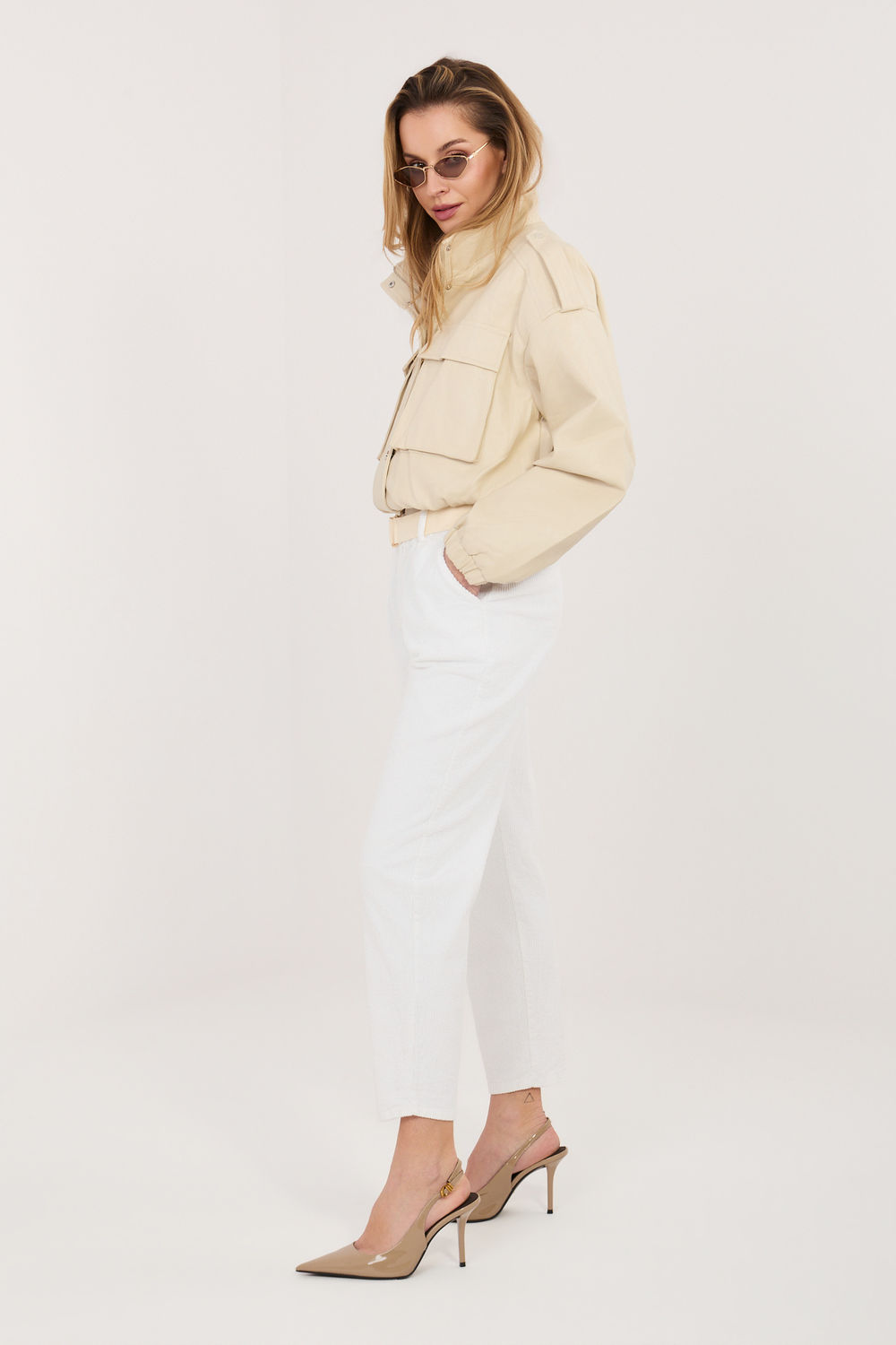 Spodnie Damskie Model IT-SP-242979.90 Ecru - Italy Moda226481 - Beżowy - obrazek 2