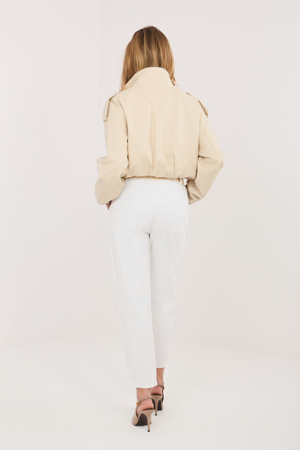 Spodnie Damskie Model IT-SP-242979.90 Ecru - Italy Moda226481 - Beżowy - obrazek 3