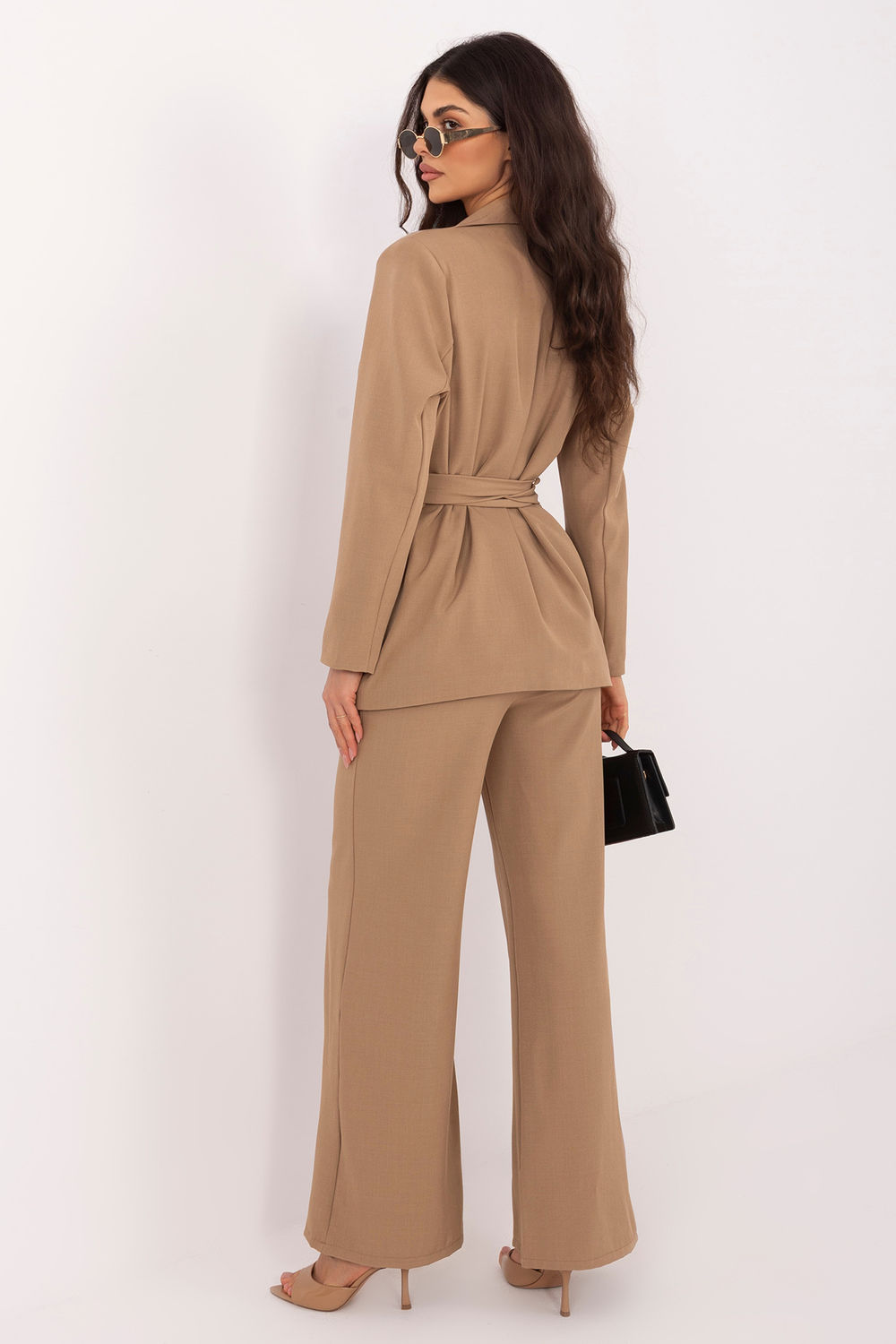 Spodnie Komplet Model MI-KMPL-A2943.85 Camel - Italy Moda227872 - Brązowy - obrazek 3