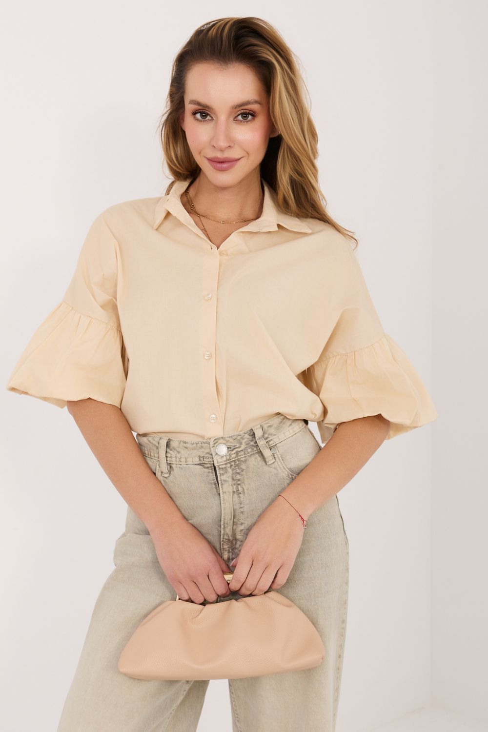Koszula Damska Model MI-KS-3389A.90 Light Beige - Italy Moda227875 - Beżowy - obrazek 4