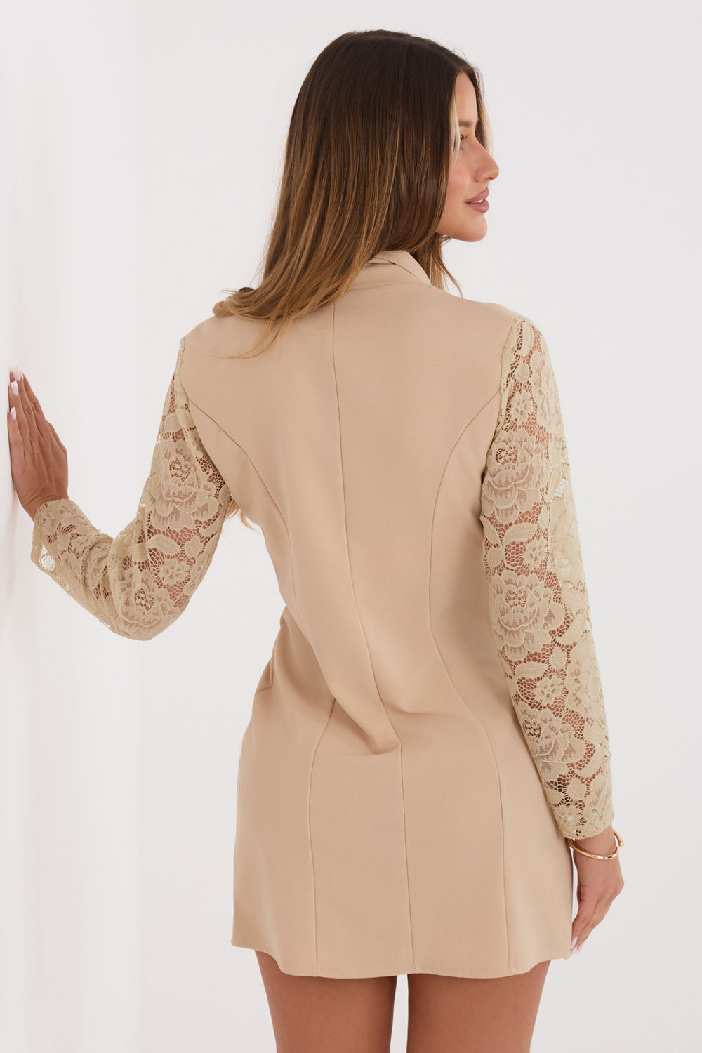 Sukienka Model MI-SK-A1664.91 Beige - Italy Moda228874 - Beżowy - obrazek 2