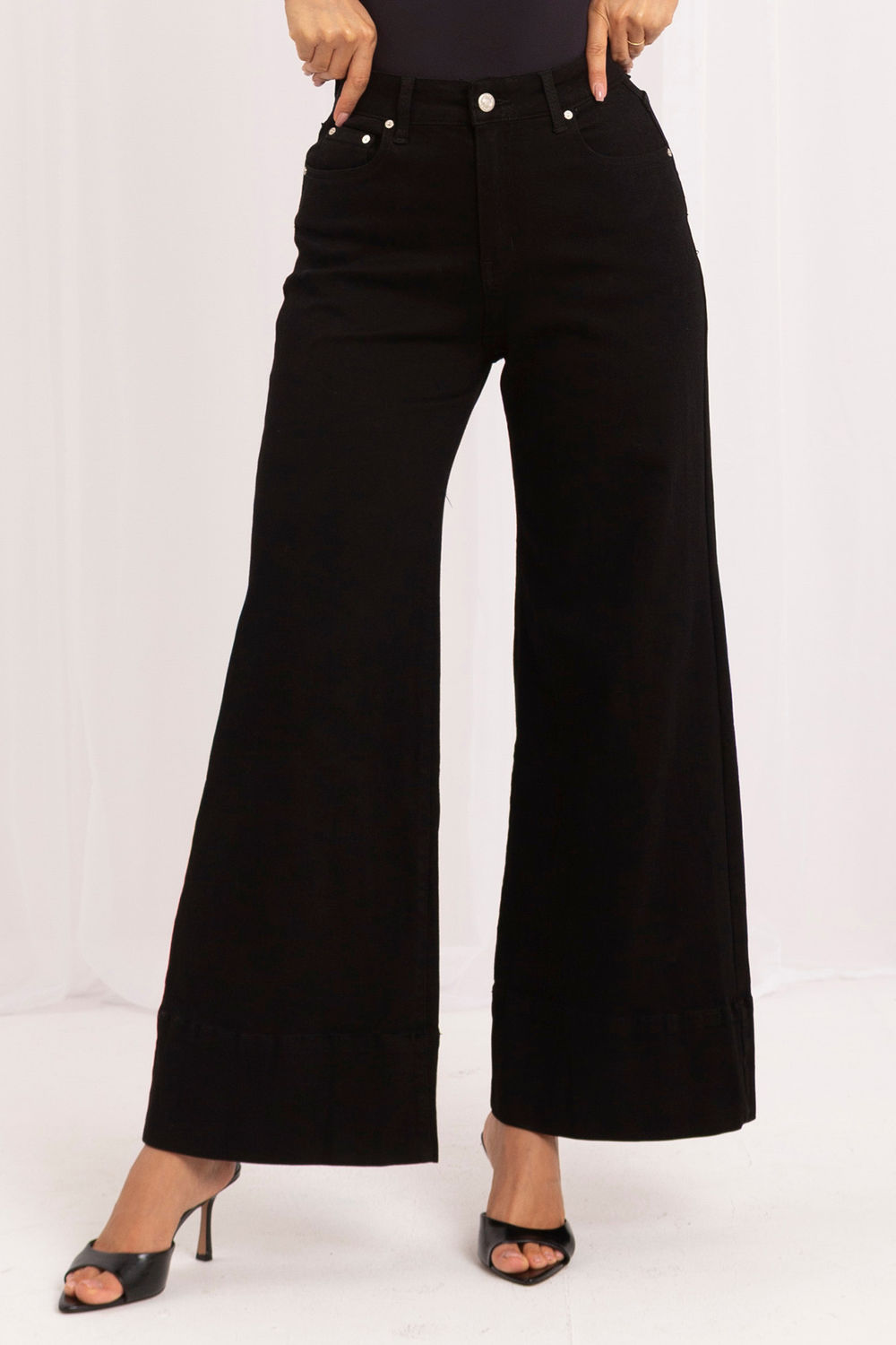 Spodnie Jeansy Damskie Model IR-SP-TK206-1.95 Black - Italy Moda230158 - Czarny