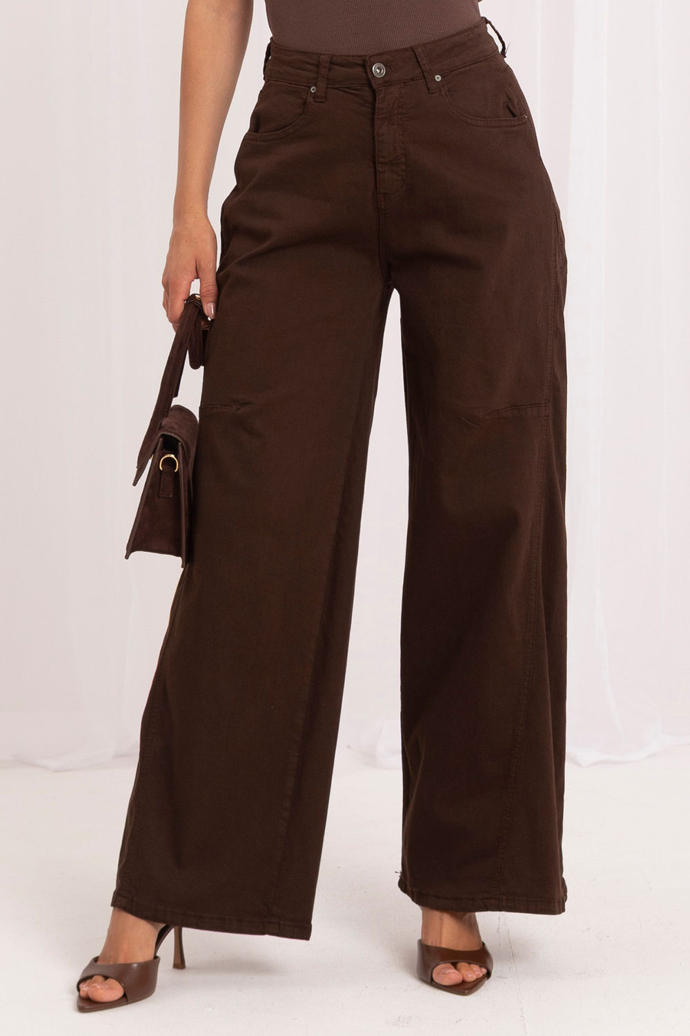 Spodnie Jeansy Damskie Model IR-SP-TK512.81 Brown - Italy Moda230159 - Brązowy