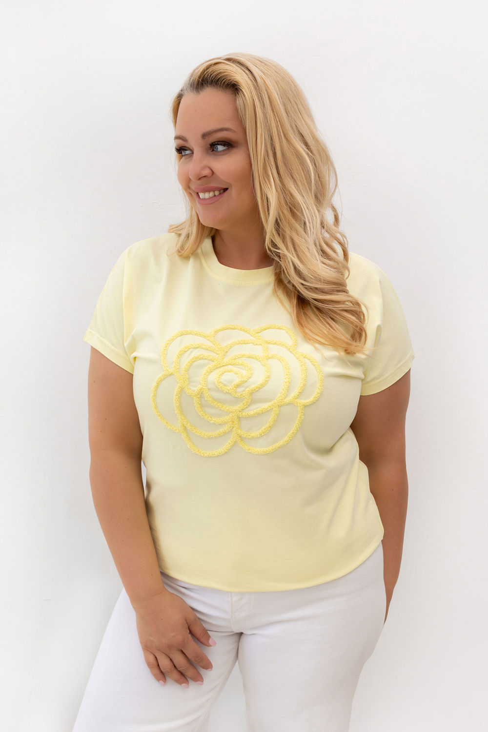 T-shirt Damski Plus Size Model RV-TS-A1323.27P Light Yellow - Relevance230449 - Żółty