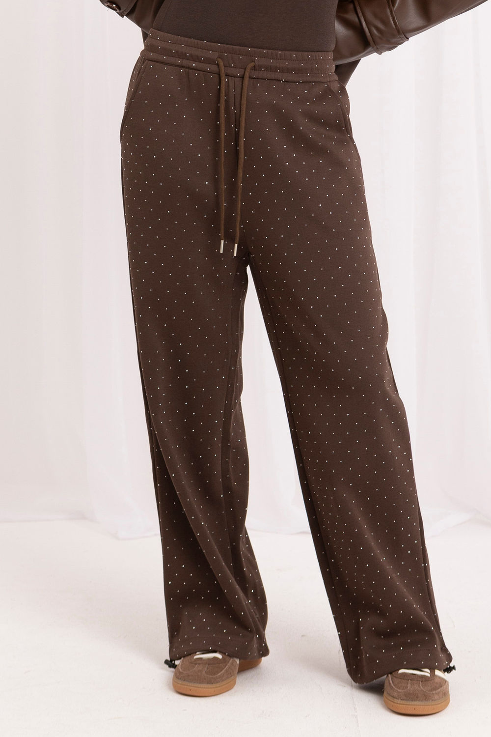 Spodnie Dresowe Model IR-SP-YV5504.66 302016 Brown - Italy Moda230886 - Brązowy