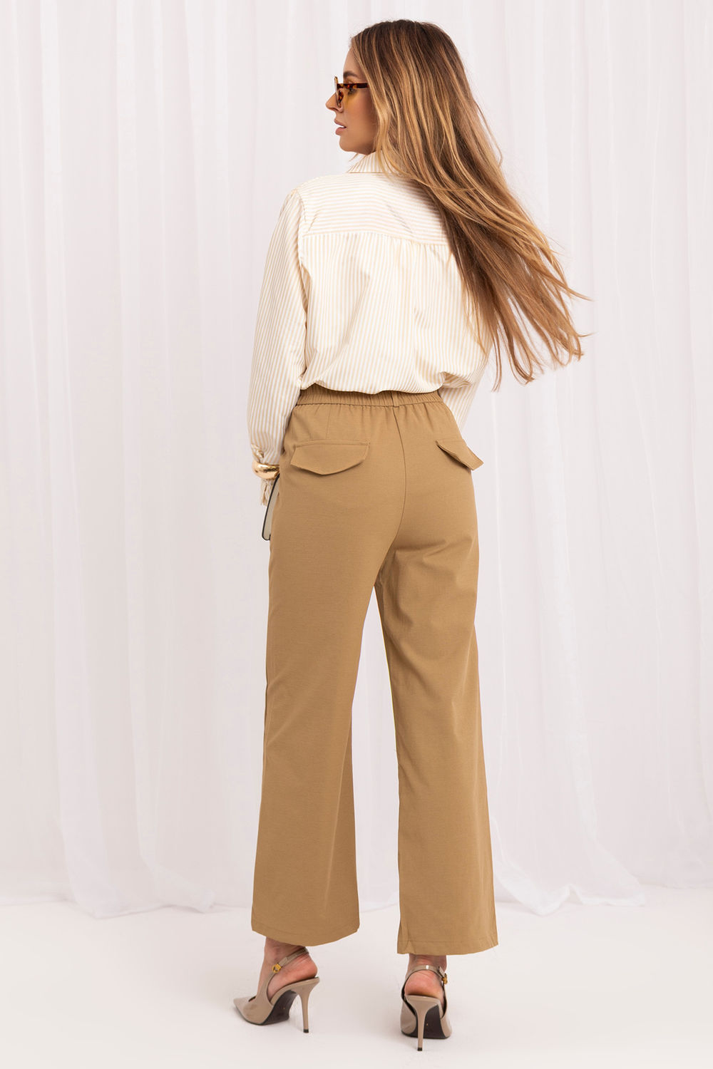 Spodnie Damskie Model IR-SP-YV056B.69 301998 Camel - Italy Moda230892 - Brązowy - obrazek 3