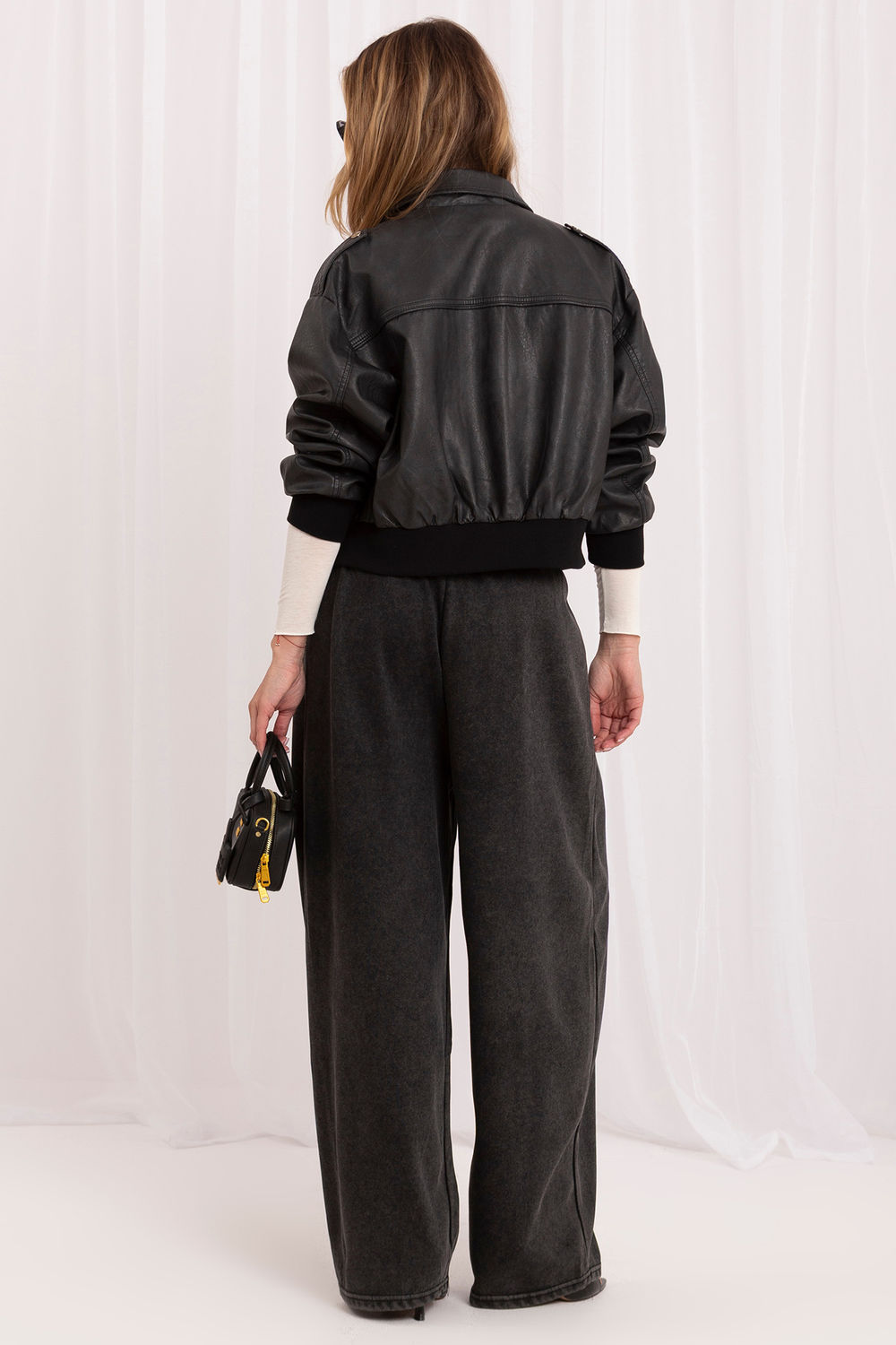 Spodnie Dresowe Model IR-SP-YV5708.71 301995 Dark Grey Grafit - Italy Moda230893 - Szary - obrazek 3