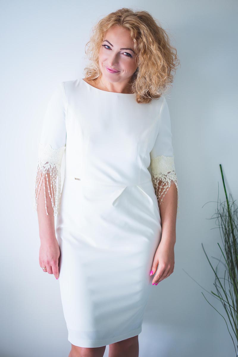 Sukienka Model Jasmine Ecru - Jersa132938 - Beżowy