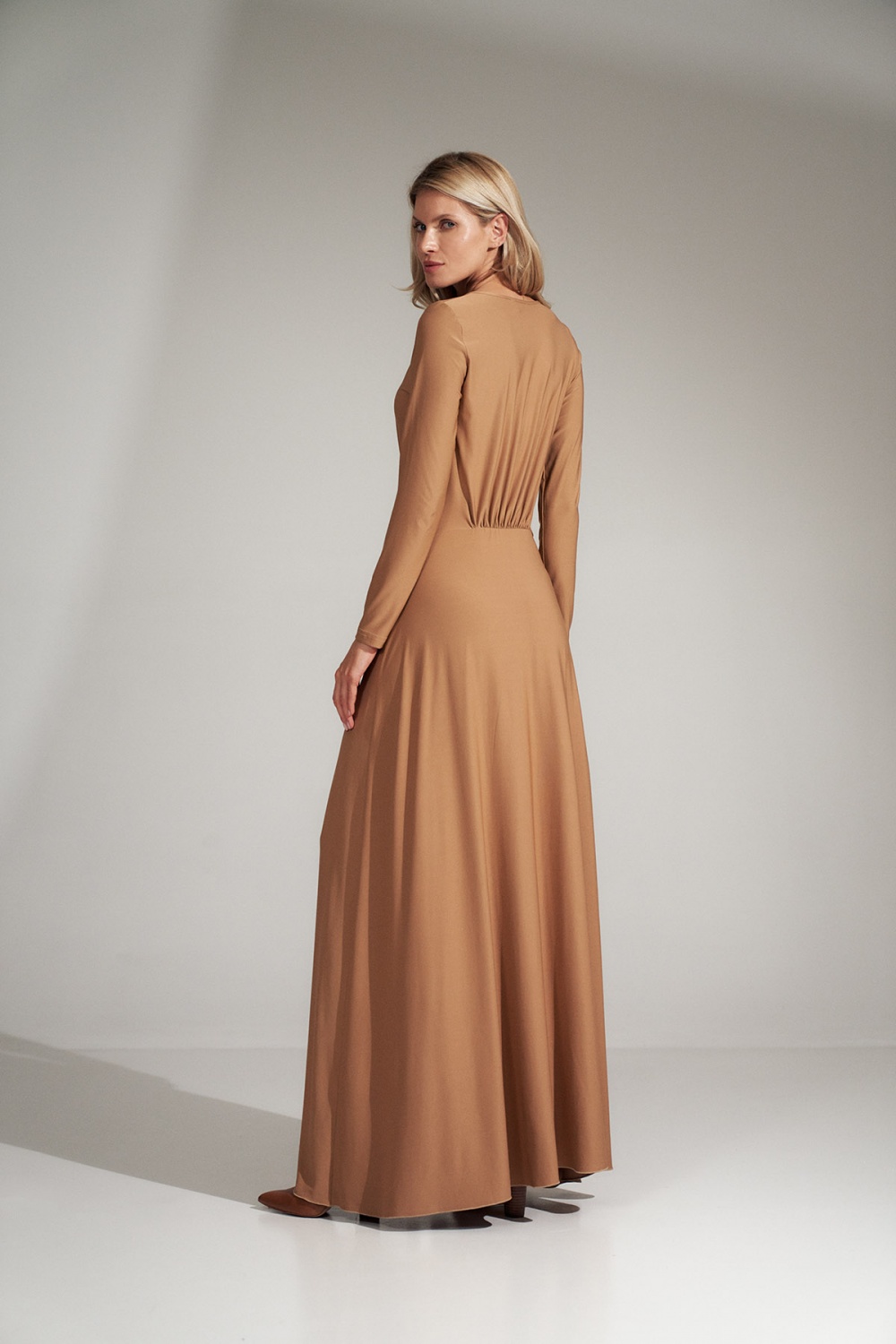 Sukienka Model M727 Beige - Figl150439 - Beżowy - obrazek 3