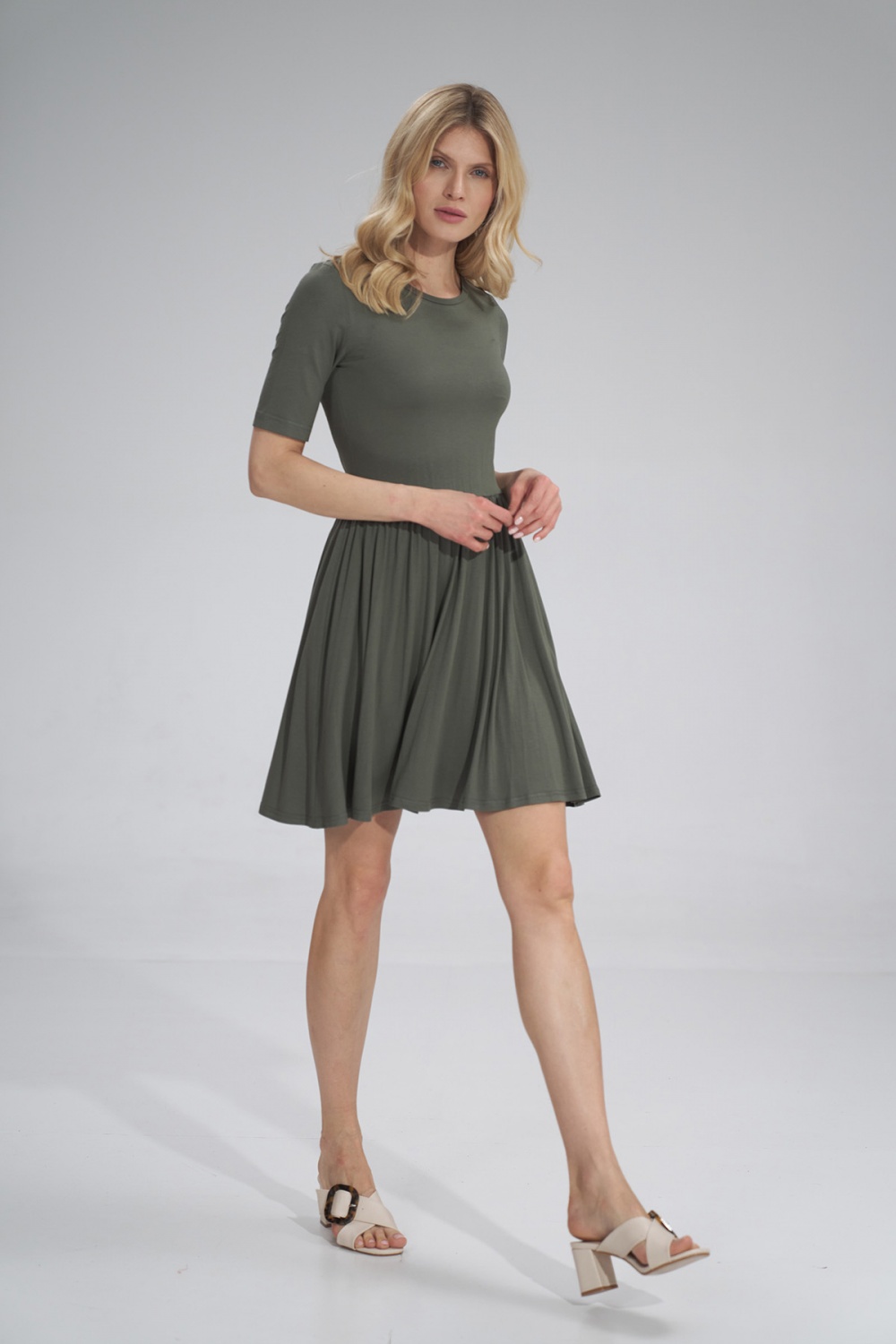 Sukienka Model M751 Dark Oliwka - Figl154729 - Zielony - obrazek 2
