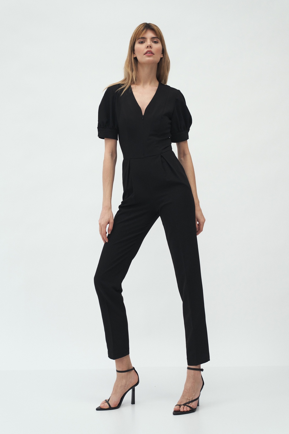 Czarny kombinezon z bufiastymi rękawami KM21 Black - Nife155378 - Czarny