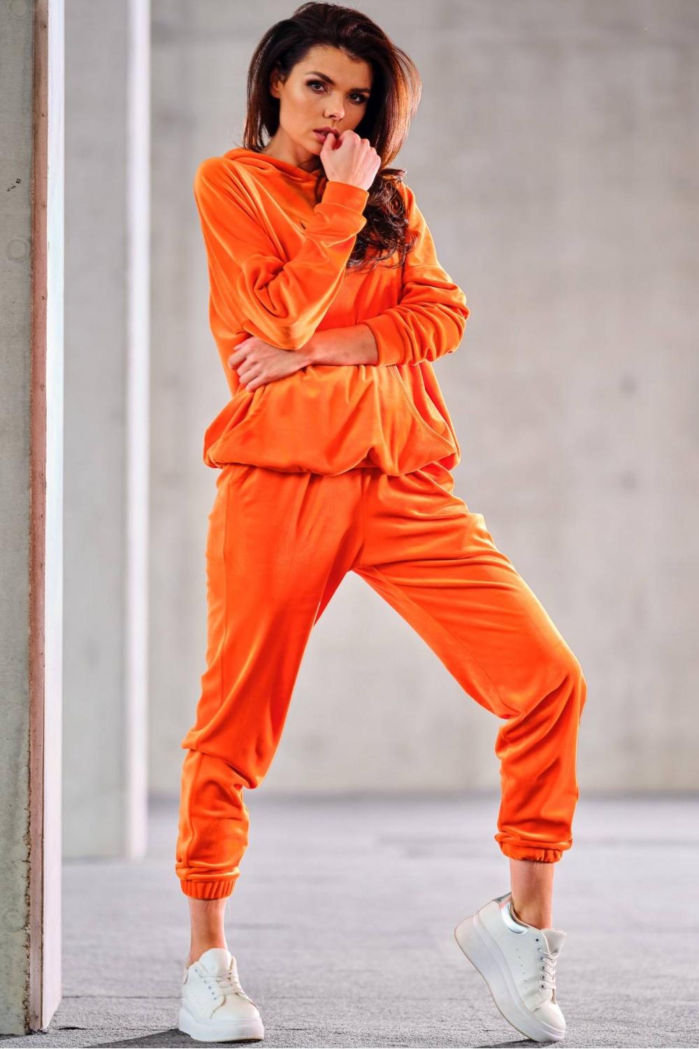 Spodnie Dresowe Model A411 Orange - awama155471 - Pomarańczowy - obrazek 4