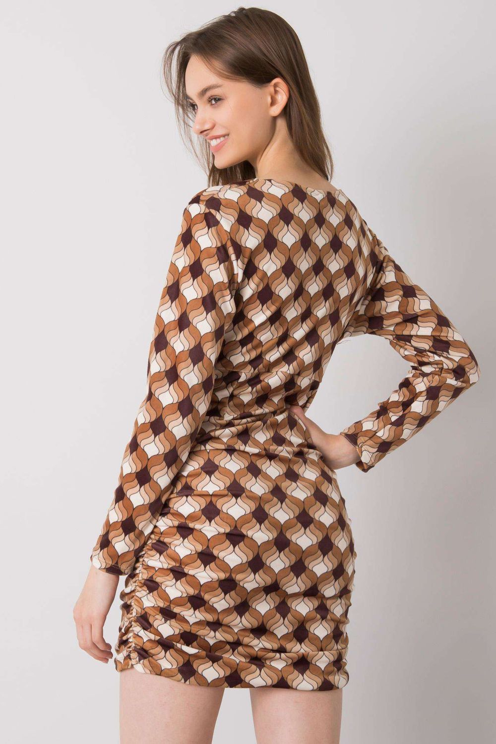 Sukienka Model DHJ-SK-12695.26P Brown - Italy Moda160392 - Brązowy - obrazek 3