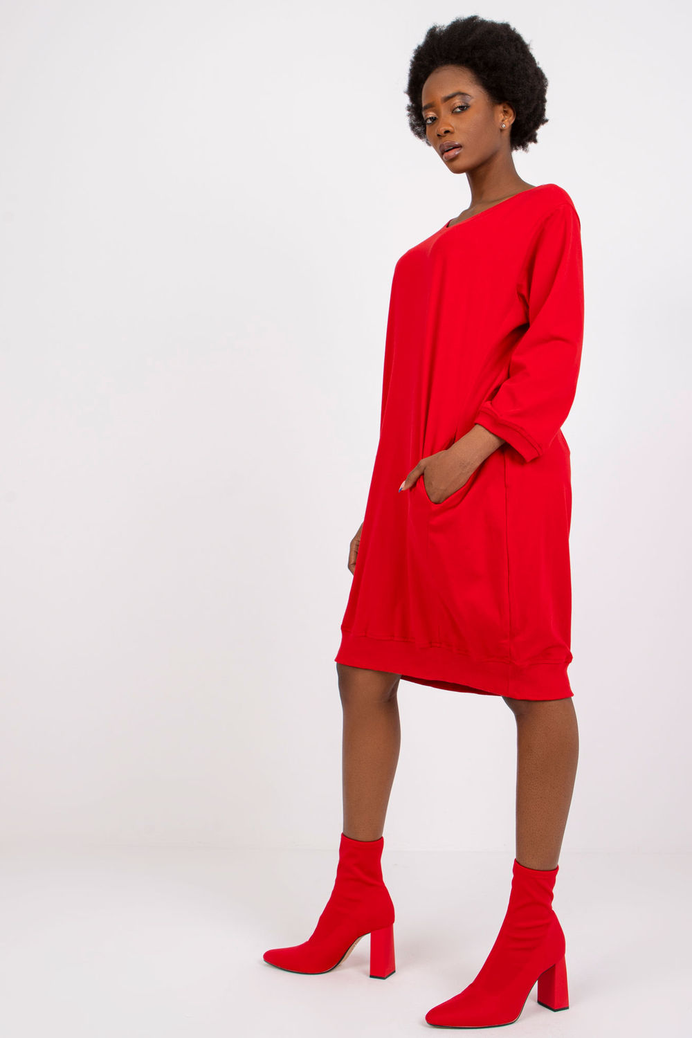 Sukienka Model RV-SK-6839.95 Red - Relevance162962 - Czerwony