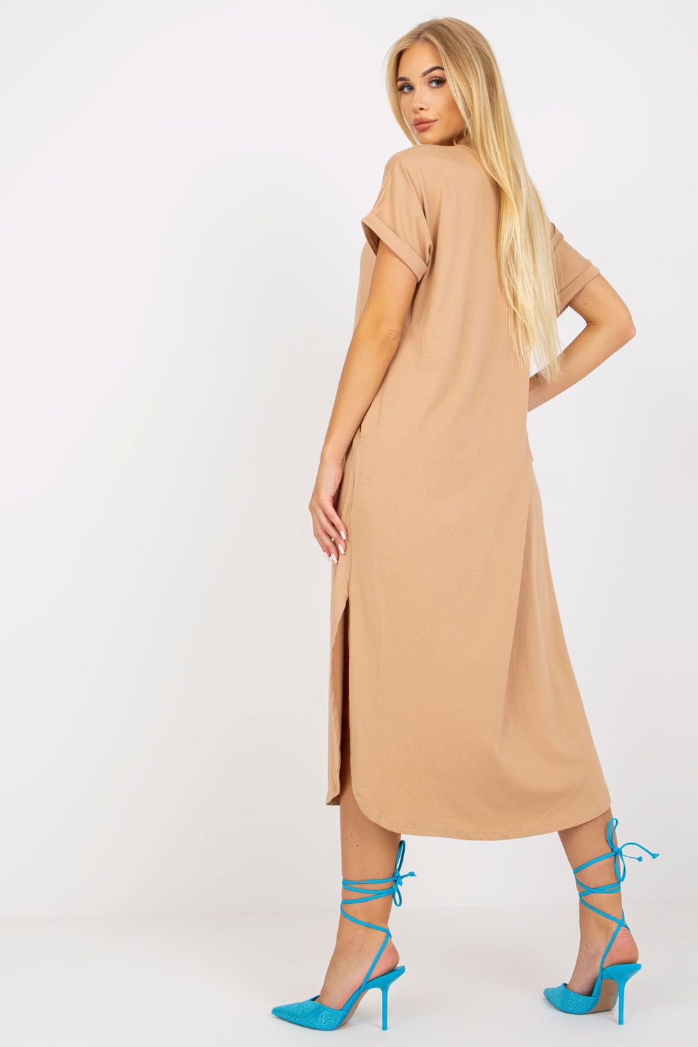 Sukienka Model TW-SK-OB031.11 Camel - Och Bella167098 - Brązowy - obrazek 3