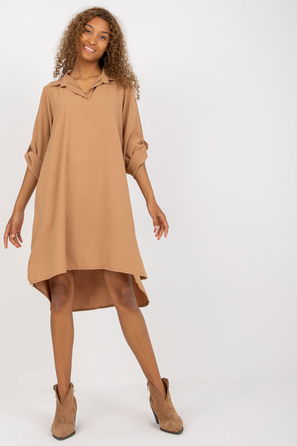 Sukienka Model DHJ-SK-16328.33 Camel - Italy Moda168796 - Brązowy