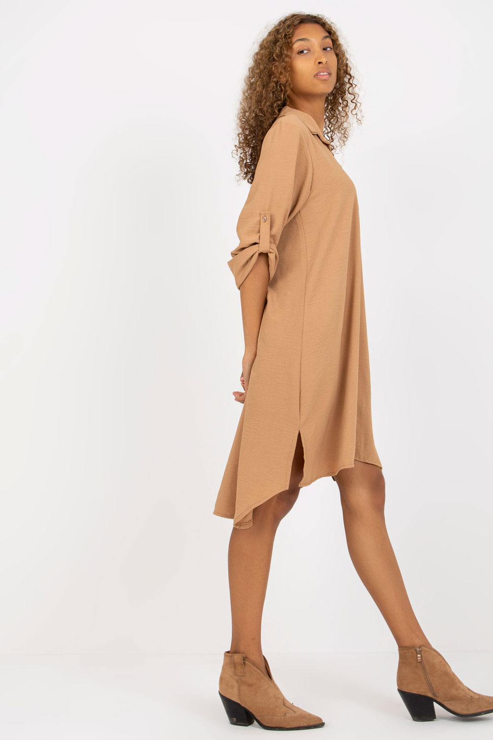 Sukienka Model DHJ-SK-16328.33 Camel - Italy Moda168796 - Brązowy - obrazek 2