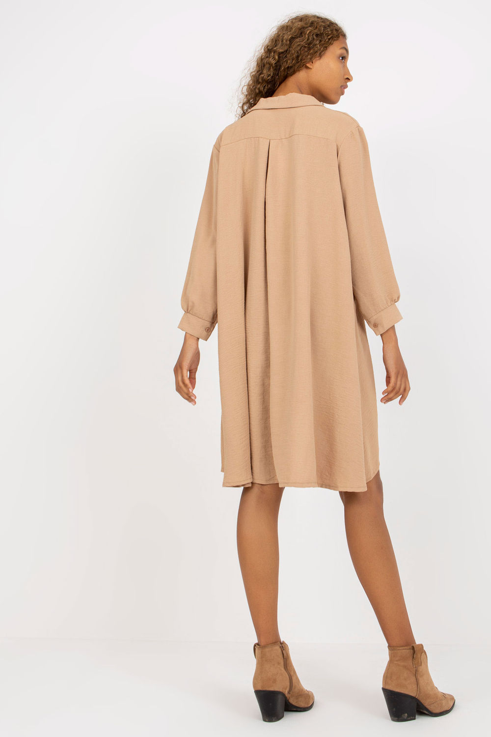 Sukienka Model DHJ-SK-15092.57P Camel - Italy Moda168804 - Brązowy - obrazek 3