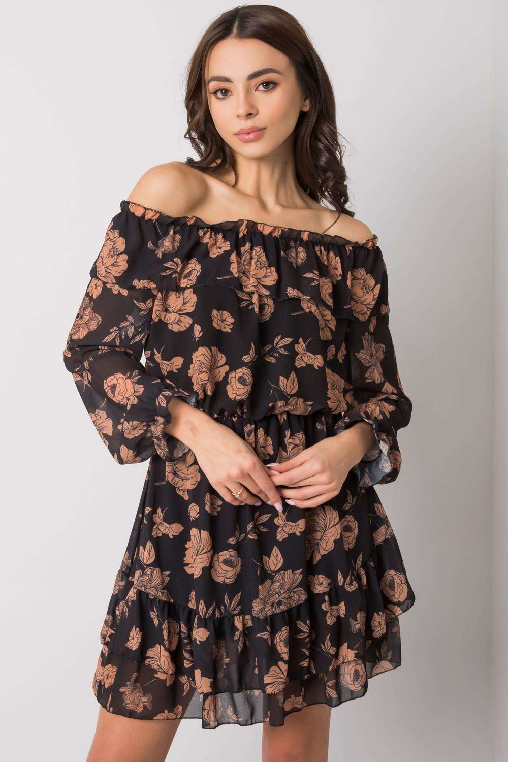 Sukienka Model DHJ-SK-15015.56P Camel - Italy Moda169538 - Brązowy - obrazek 2