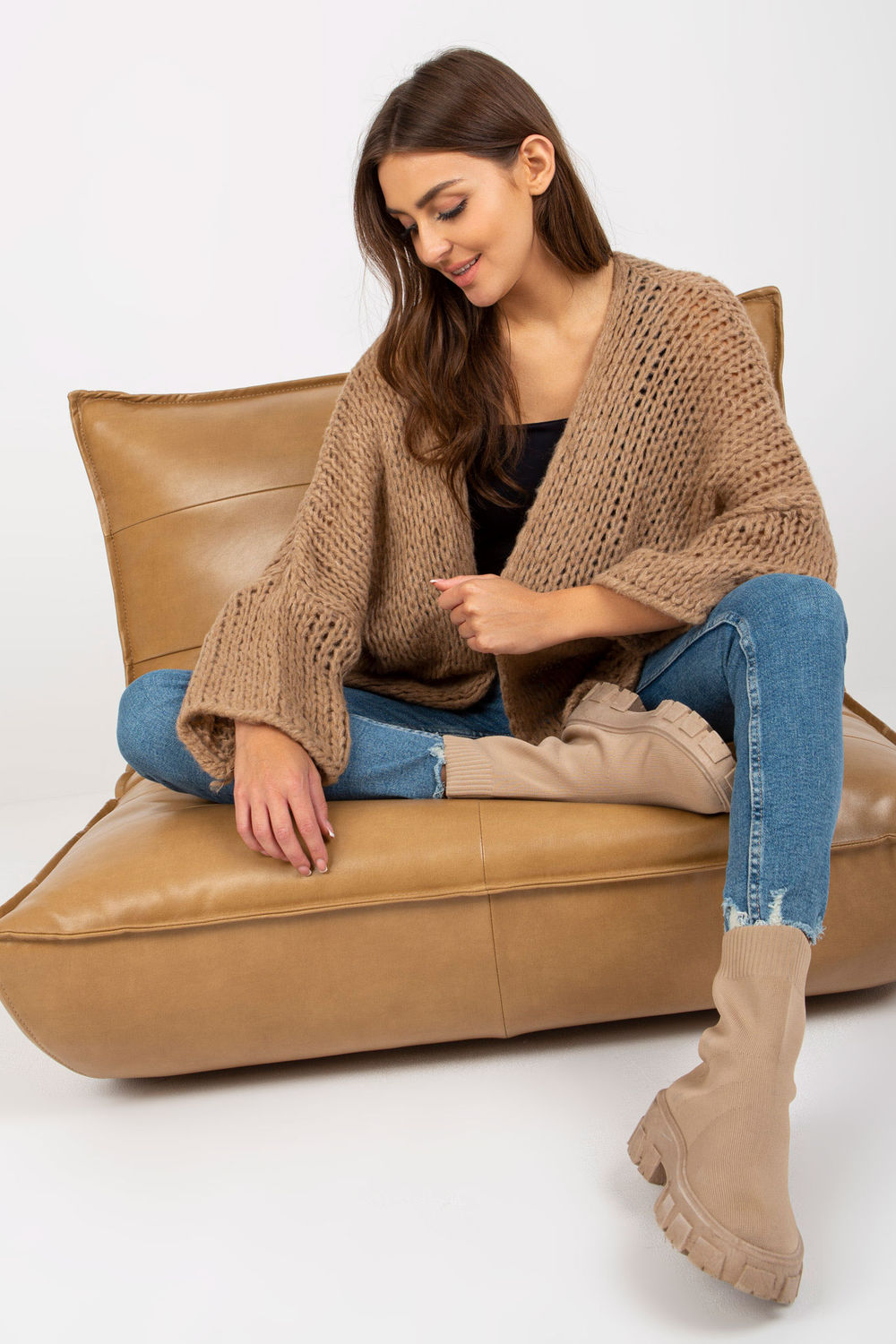 Sweter Damski Model TW-SW-BI-M2202.29X Dark Beige - Och Bella170737 - Beżowy - obrazek 2