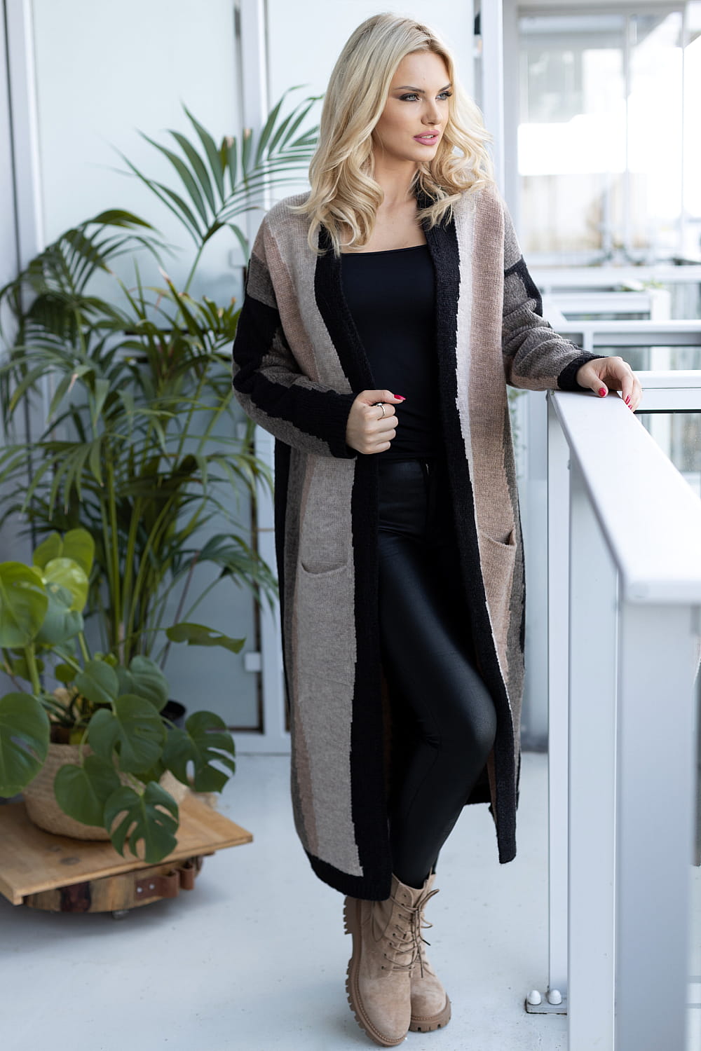 Sweter Kardigan Model 30087 Black/Cappuccino - PeeKaBoo171308 - Wielokolorowy