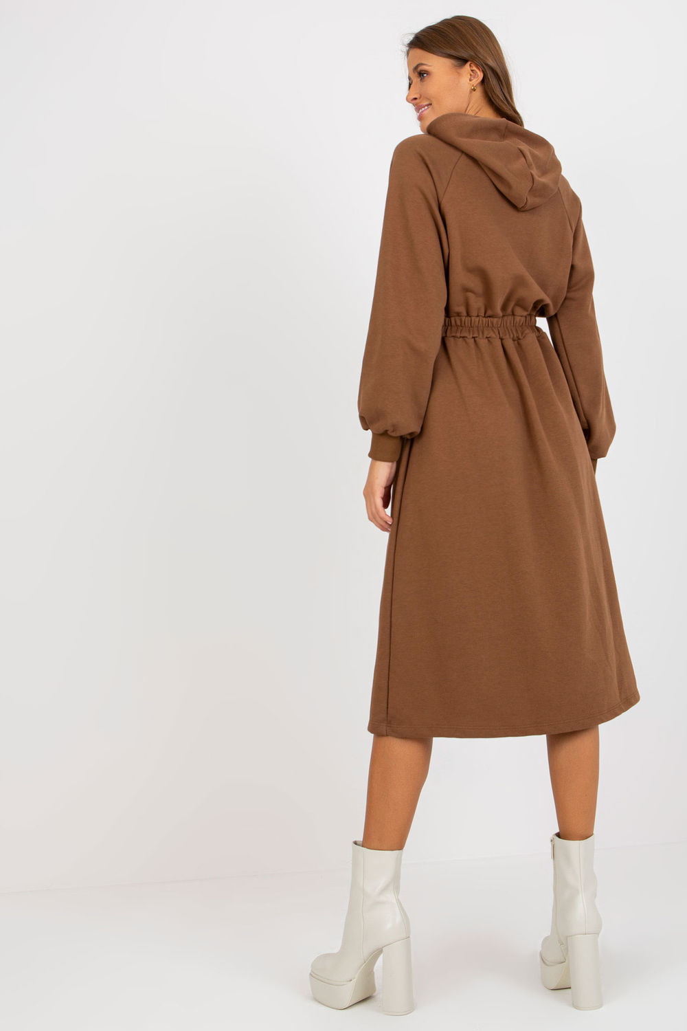 Sukienka Model RV-SK-8336.12P Brown - Relevance173397 - Brązowy - obrazek 3