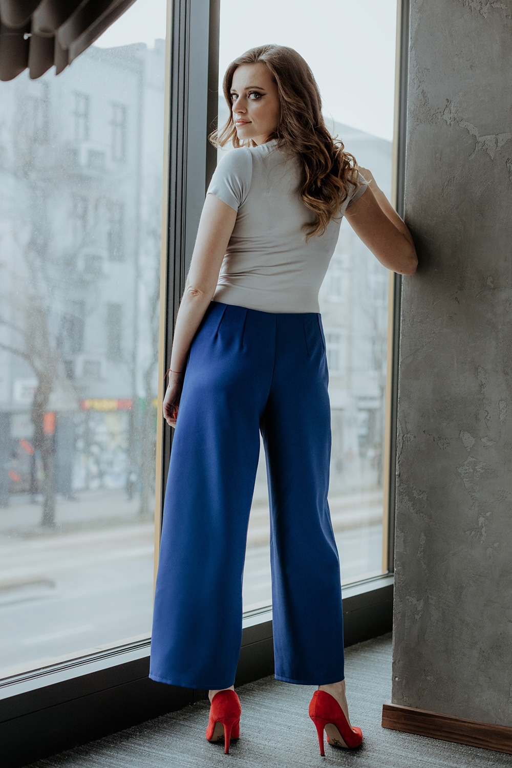 Spodnie Damskie Model T375/4 Navy - Tessita176700 - Granatowy - obrazek 2