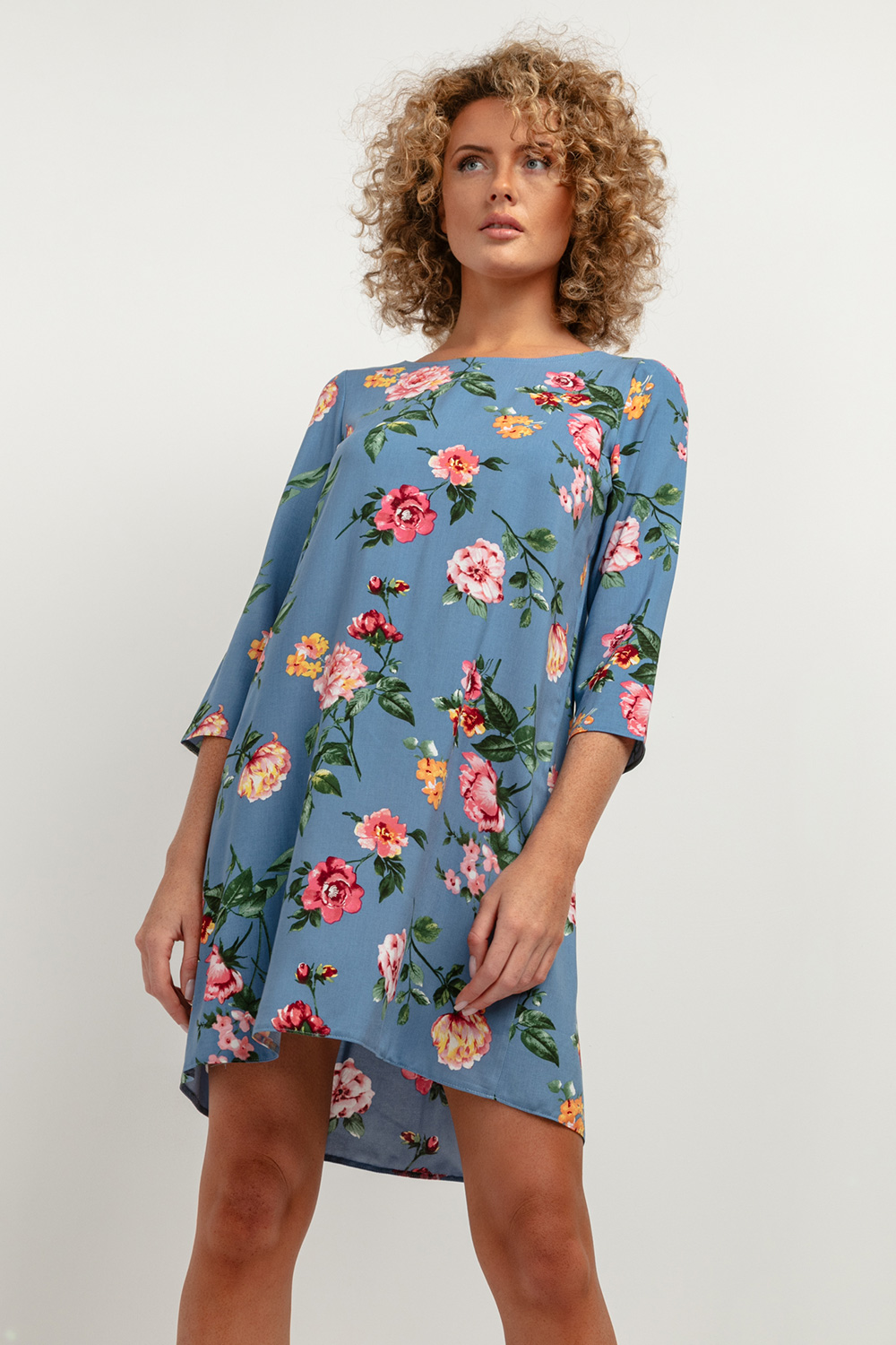 Sukienka Model T391/2 Big Flowers/Blue - Tessita183155 - Wielokolorowy