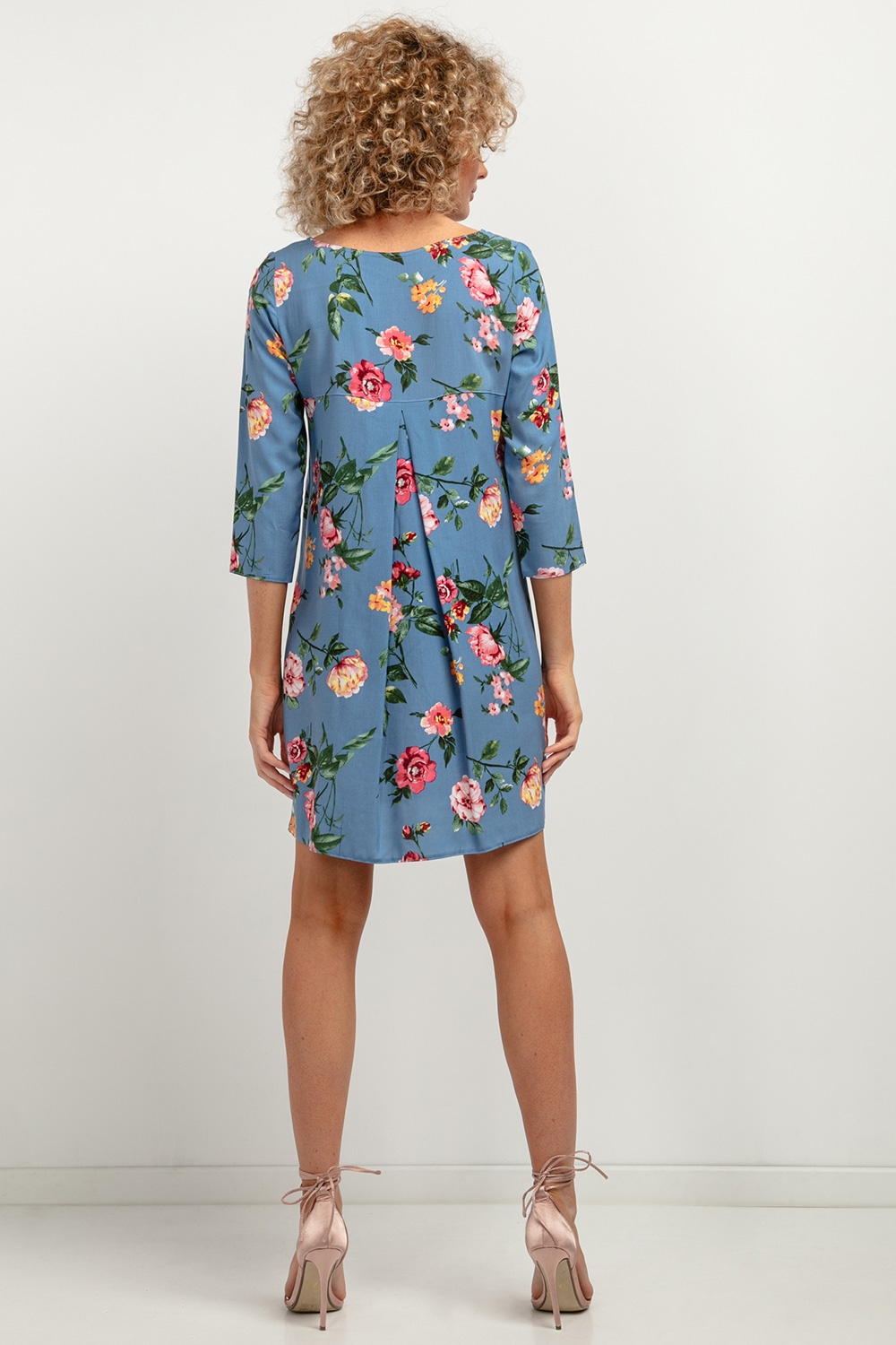 Sukienka Model T391/2 Big Flowers/Blue - Tessita183155 - Wielokolorowy - obrazek 3