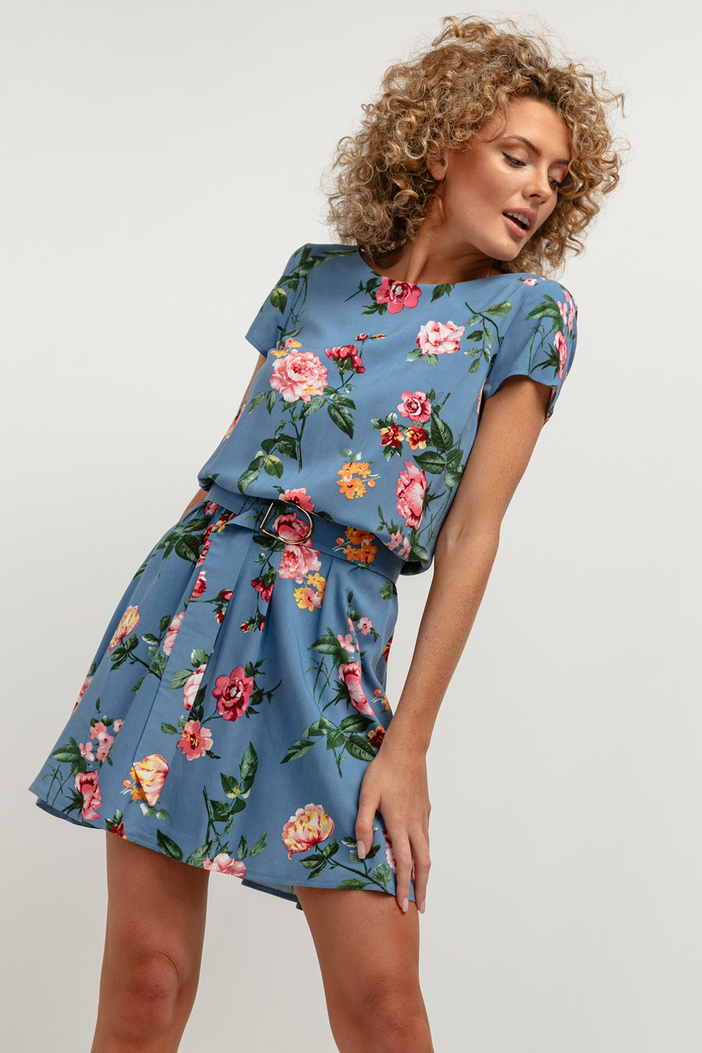 Sukienka Model T390/2 Big Flowers/Blue - Tessita183160 - Wielokolorowy