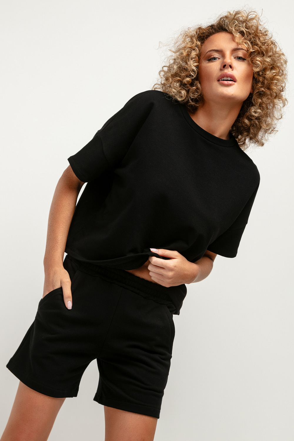 Bluzka Model T386/7 Black - Tessita183170 - Czarny