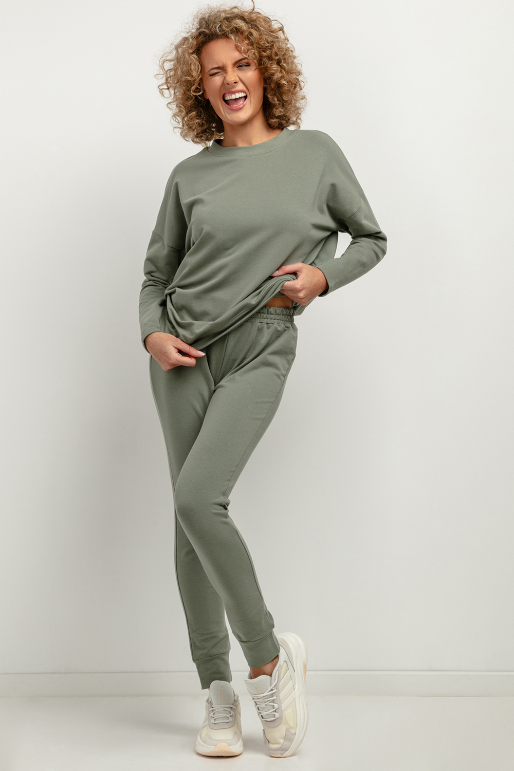 Spodnie Dresowe Model T383/8 Green - Tessita183195 - Zielony - obrazek 2