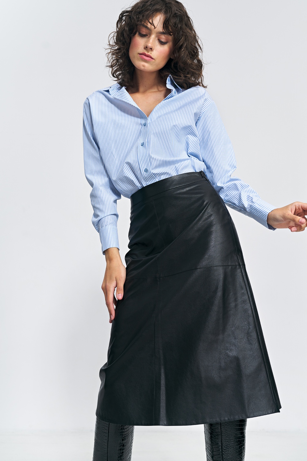 Spódnica Czarna trapezowa spódnica z ecoskóry SP73 Black - Nife184596 - Czarny